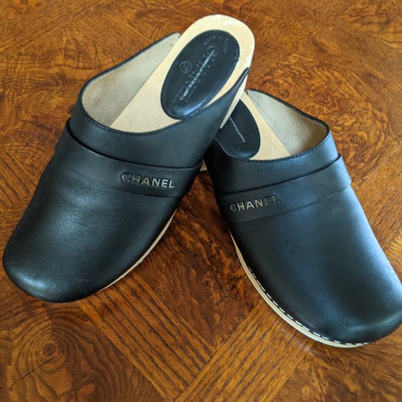 CHANEL BLACK CLOGS - Picture 2 of 6